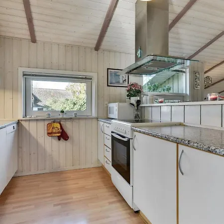 Roel - 500m From The Sea In Funen By Interhome *