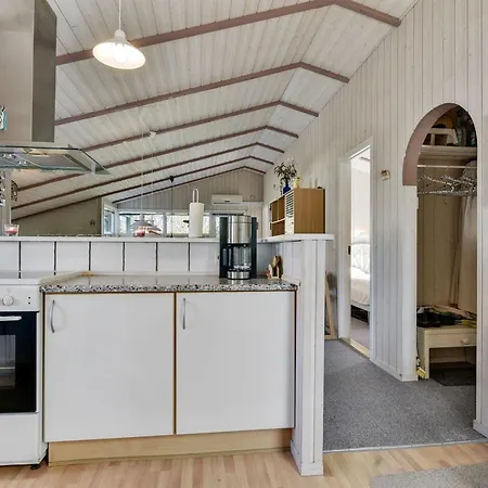 Holiday home Roel - 500m From The Sea By Interhome *